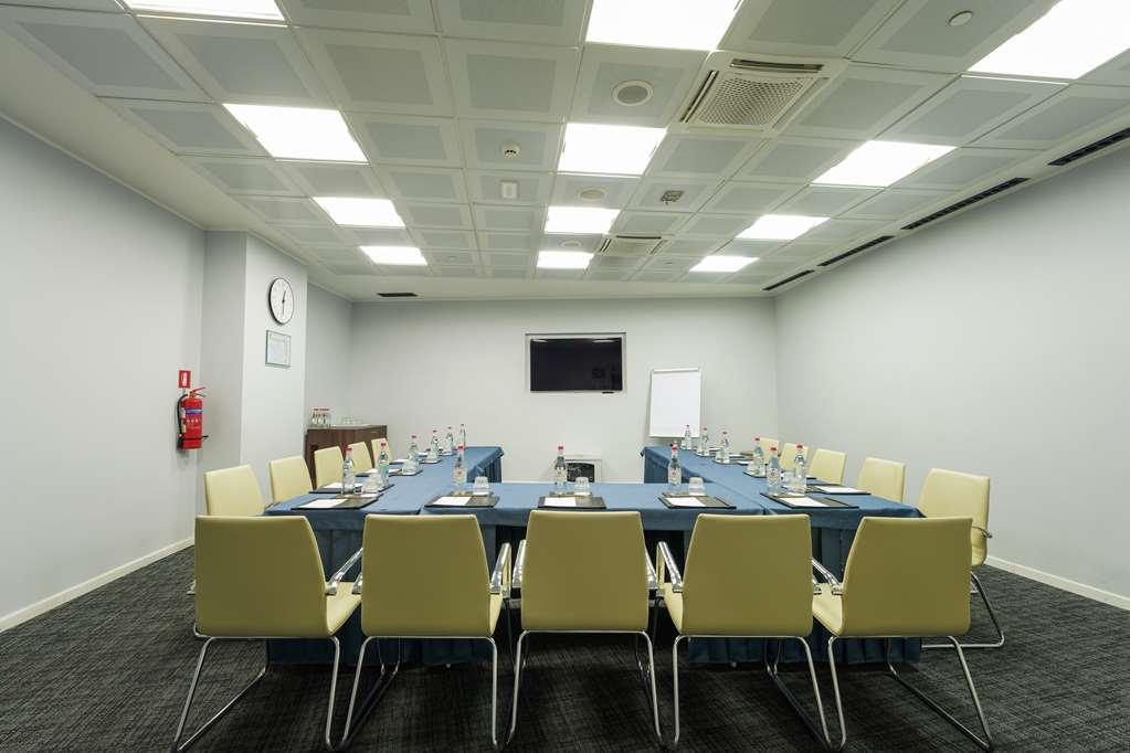 Doubletree By Hilton Отель Ереван