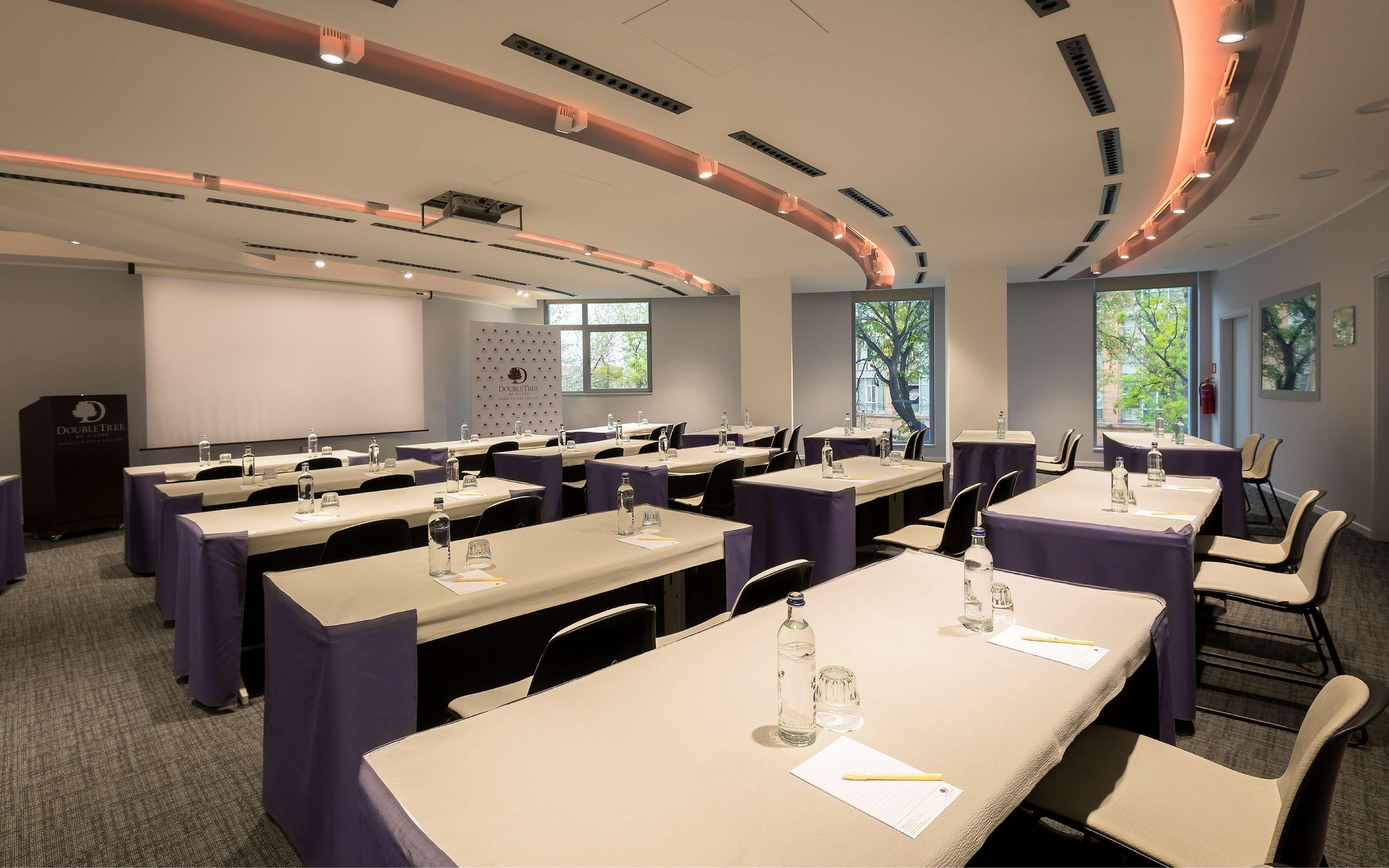 Doubletree By Hilton Отель Ереван