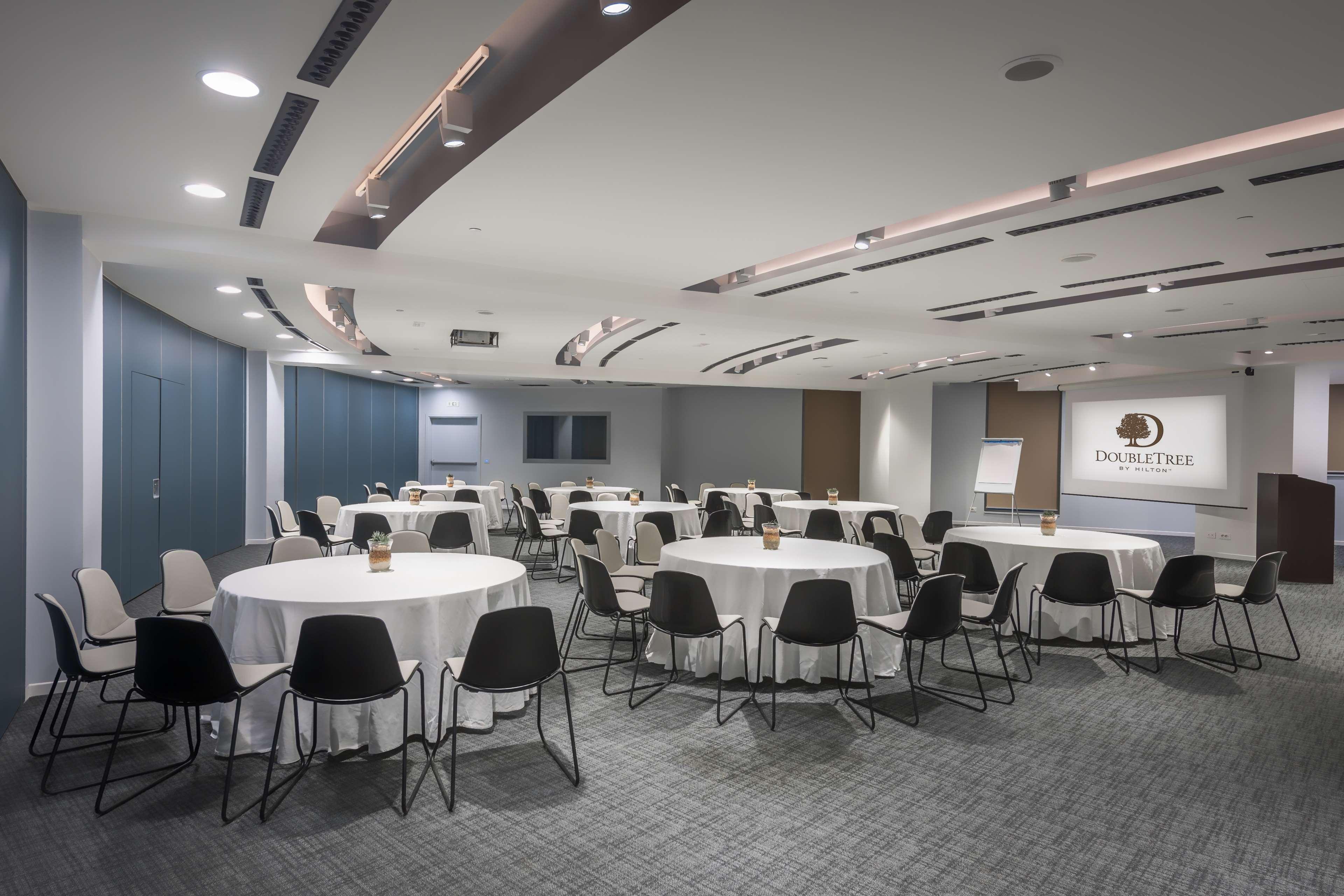 Отель Doubletree By Hilton Ереван