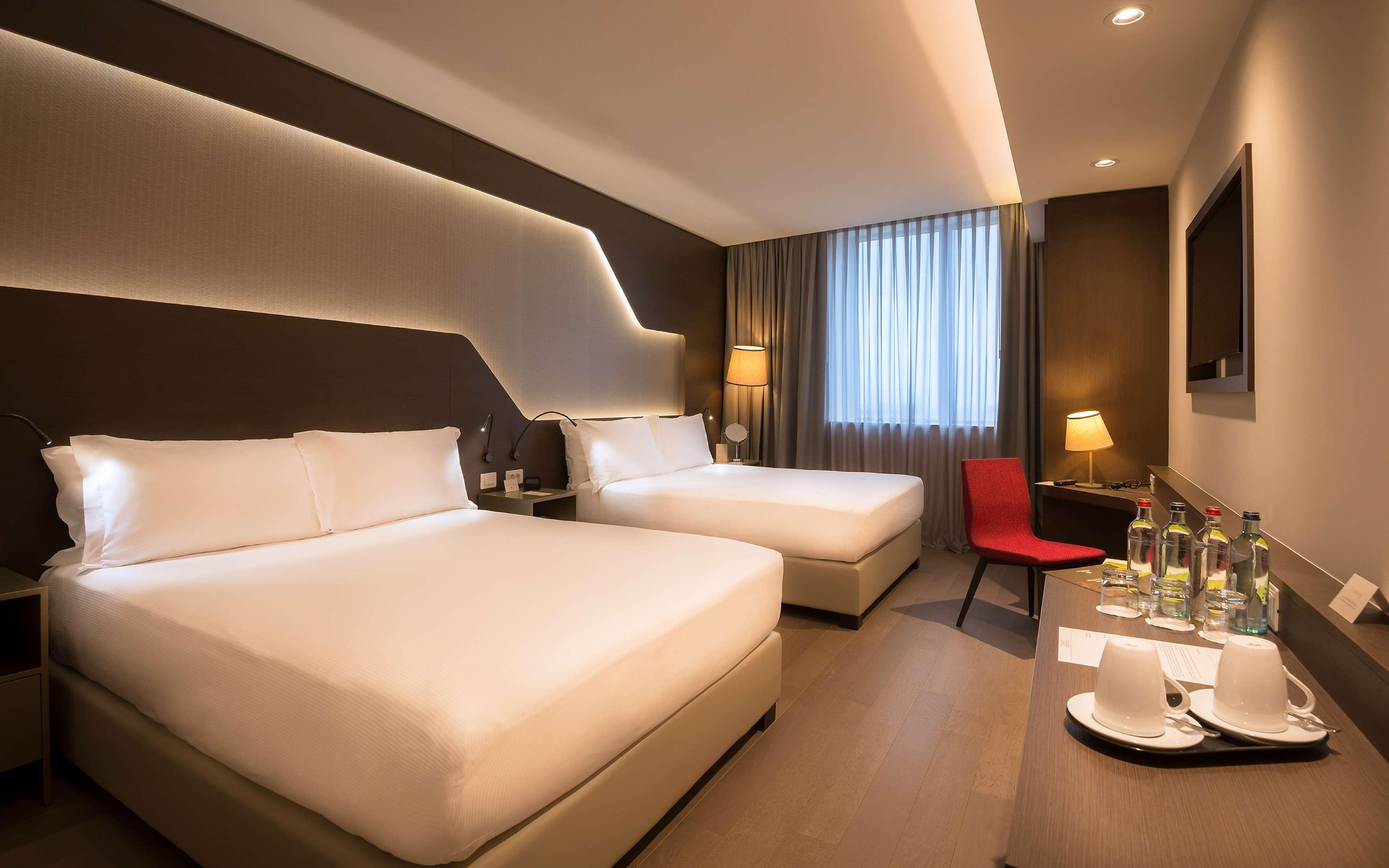 Отель Doubletree By Hilton 4*