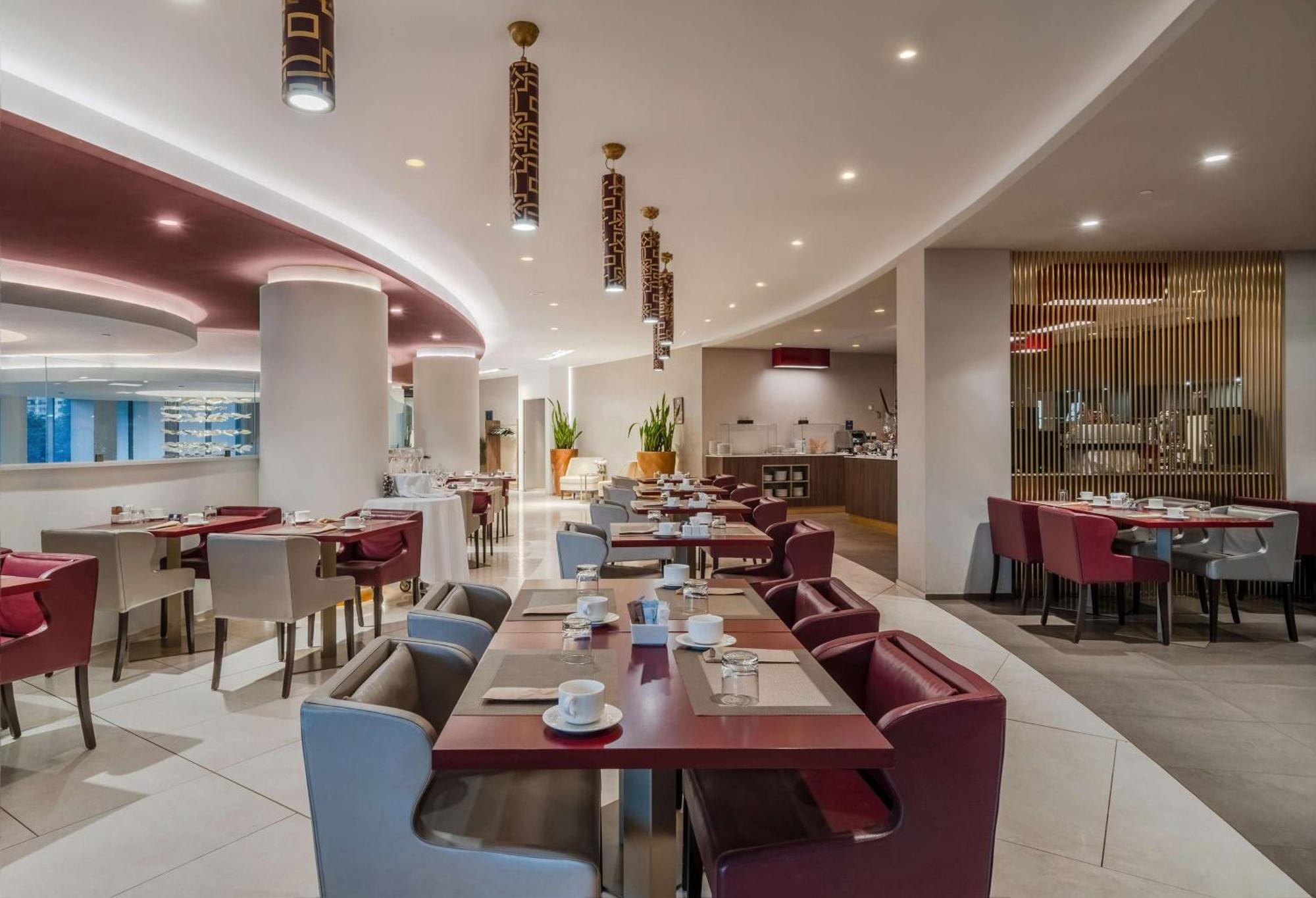 Отель Doubletree By Hilton 4*
