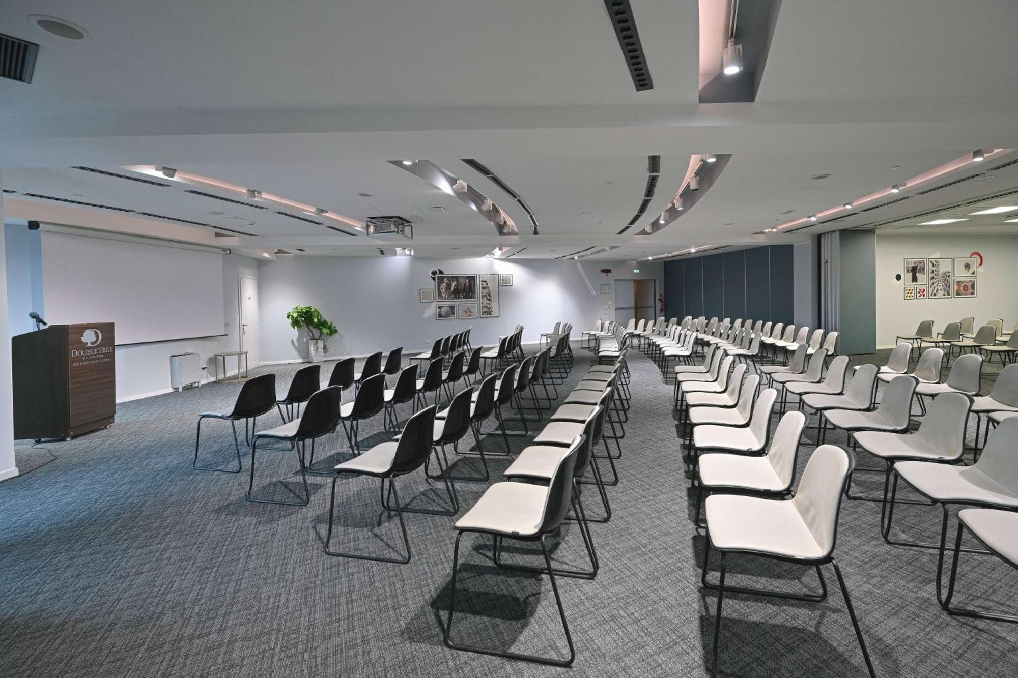 Doubletree By Hilton Отель